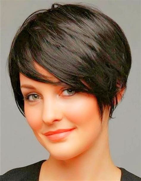 2023 Popular Shaggy Pixie Haircut For Round Face