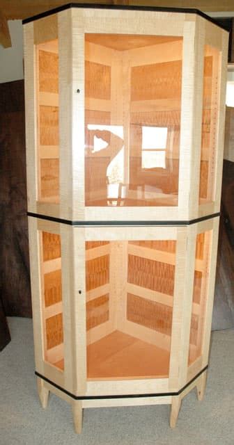 Led lighting in your wooden display cabinet is very important as it shows off your products to their best advantage. Custom Display Cabinet: By Dumond's Custom Furniture