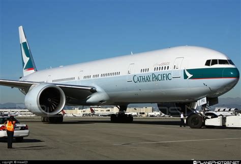 B Kpu Boeing 777 300er Operated By Cathay Pacific Airways Taken By
