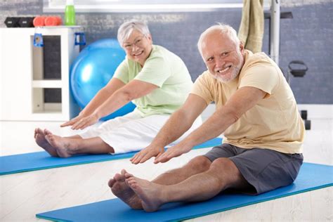 Alongamento para idosos os cuidados na hora deste exercício VEJA