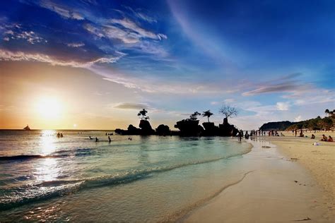 Boracay White Sand Beach Ranked No 1 In All Asia S Tourist Destinations Attracttour