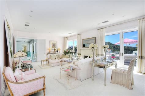 She is known for her appearances on bravo's the real housewives of beverly hills and vanderpump rules, and abc's dancing with the stars. 47 copy.jpg (With images) | Villa rosa, Lisa vanderpump ...