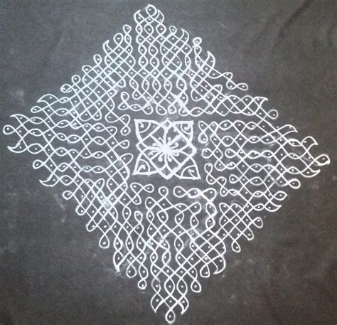 Sikku kolam with 25 dots for contest – Kolams of India