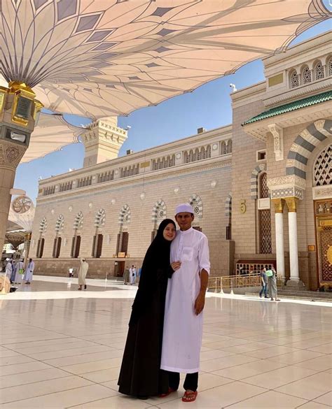 Aktres jelita, lisa surihani menjelaskan dia memakai tudung bukan kerana disuruh oleh suaminya, yusry abdul halim. Manis Berhijab, Lisa Surihani Mohon Doakan Dirinya Kekal ...
