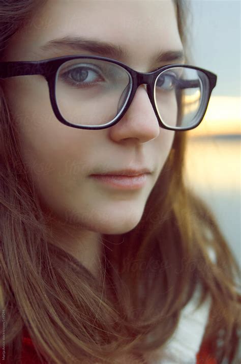 Portrait Of Young Girl With Glassesclose Up Del Colaborador De