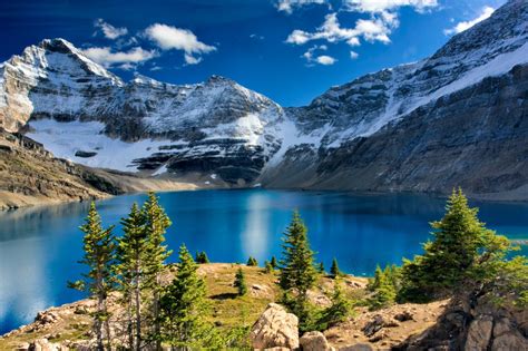 Blue Mountain Lake In The Middle Of The Nature Hd Wallpaper