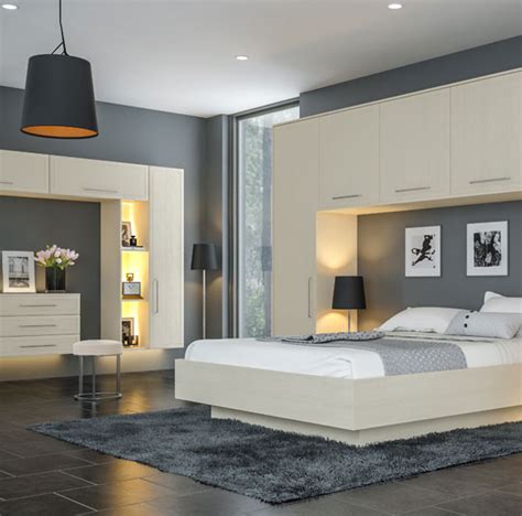 When you imagine modern spaces, do you see minimalist decor, blank walls and clean lines? Modern Bedroom Wardrobes | Designed & Fully Fitted | Dream ...