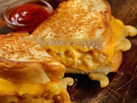 Macaroni and cheese as a main dish. What type of sandwich to eat based on when you get hungry ...