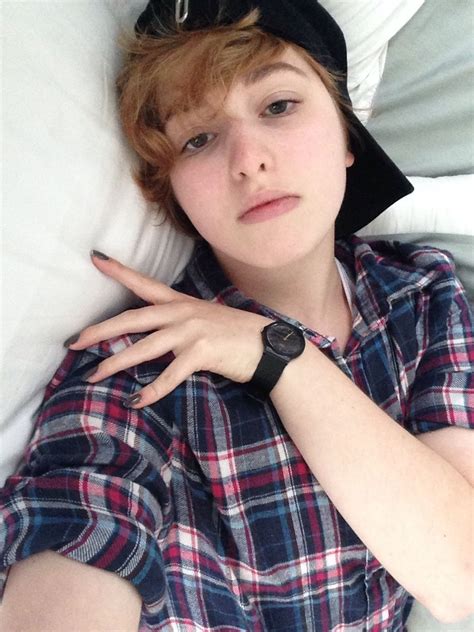 Feb 26, 2021 · it's important to note that nonbinary is a gender identity, not a form of gender expression. non binary | Tumblr | Non binary people, Boy hairstyles ...