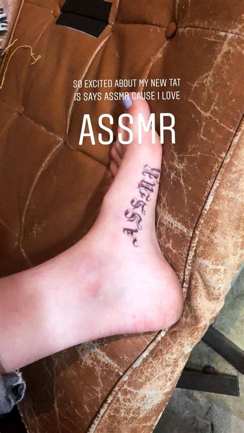 Sasha Spielbergs Feet