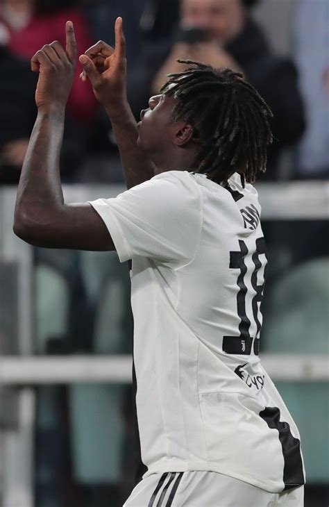 Fifa 21 ratings and stats. TURIN, ITALY - MARCH 30: Moise Kean of Juventus celebrates ...