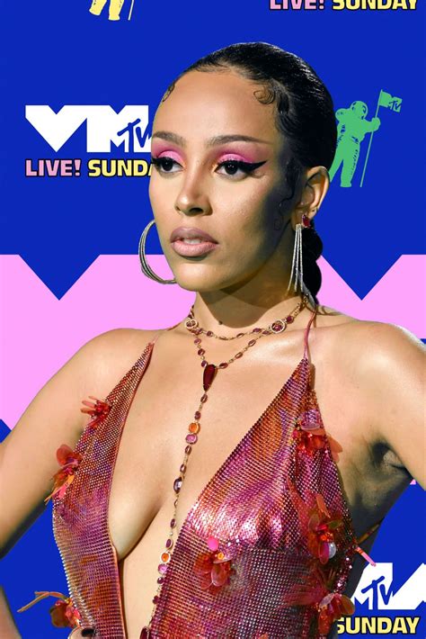 As the leading youth entertainment brand, mtv is the best place to watch the network's original series, see the latest music videos and stay up to date on today's celebrity news. Doja Cat - 2020 MTV Video Music Awards • CelebMafia