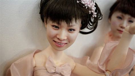 Japanese Brides Buy ￡932 In 3d Printed Clones To Immortalize Special Day