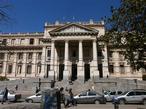 Víctimas de la toma del palacio de justicia se niegan a que la jep se haga cargo de sus casos. Foto: Palacio de justicia. - Córdoba, Argentina