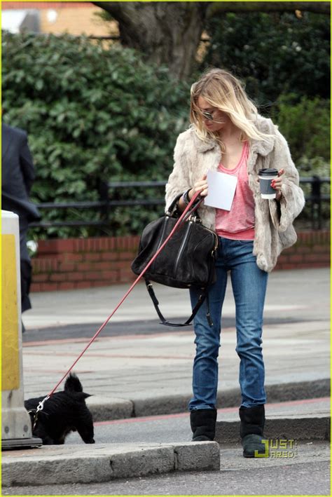 Sienna Miller Takes A Stroll With Her Furry Friend Photo 2437349