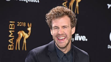 We don't have a biography for andrea kiewel. Luke Mockridge nach Fernsehgarten-Fail jetzt sogar ...
