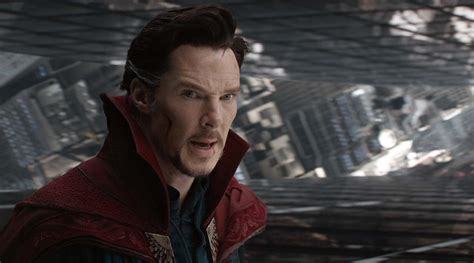 Главный герой получит более каноничный костюм. Фильм «Доктор Стрэндж: В мультивселенной безумия» остался ...