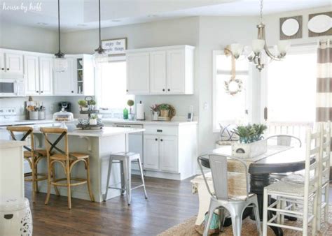 Designed by karen swanson, owner of new england design works in manchester, ma and pennville custom cabinetry, this modern farmhouse kitchen so grab a comfy chair, start dreaming and who knows, maybe this kitchen design even inspires you to renovate your own kitchen! 20 Beautiful Modern Farmhouse Kitchen Designs - Housely