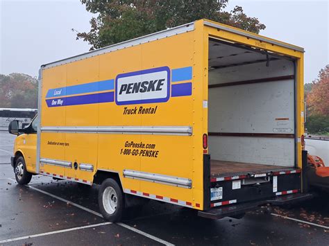 Penske 16ft Truck Rental: Optimal Capacity & Benefits