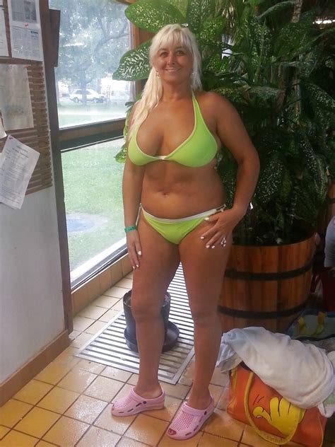 Beautiful Busty Hungarian Mature Erika In Bikini Photo X Vid Com