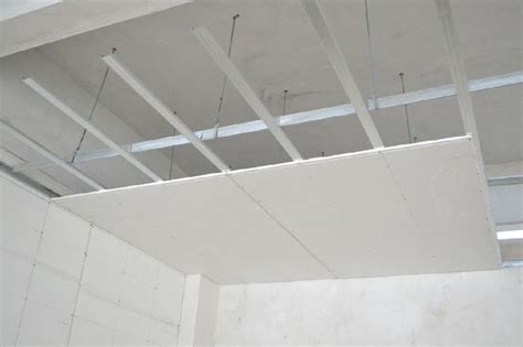 Compresa la stuccatura dei giunti, le opere provvisionali, i ponteggi e quanto altro occorre per dare l'opera finita. Controsoffitti in cartongesso - Lavori in cartongesso ...