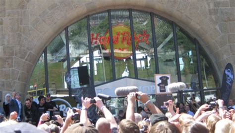 View huge inventory with interactive seat maps, great customer service & secure checkout. Ringo Starr: Geburtstagsfeier mit deutschen Fans | GALA.de