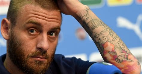 34 & 71 — con 34 anni e 71 giorni, leonardo bonucci ? Jogadores e torcedores da Copa exibem suas tatuagens - BOL ...