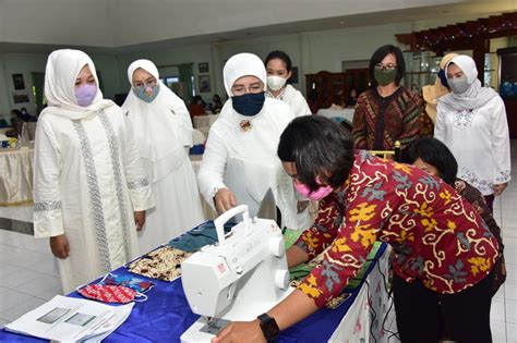 Rp 100.000kursi lingking/ jahit ex garment. Anjangsana Ke Mess Kowal Surabaya, Ketua DJA II Beri ...