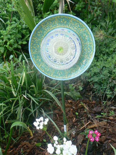 Choose flowers that are not completely open and are not quite mature. Crafts for the backyard. Glass flower plates,butterfly ...