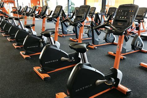 Chez feelsport les couleurs sont dans les blancs, crèmes … Salle de sport Basic-Fit Olivet Rue Guyenne