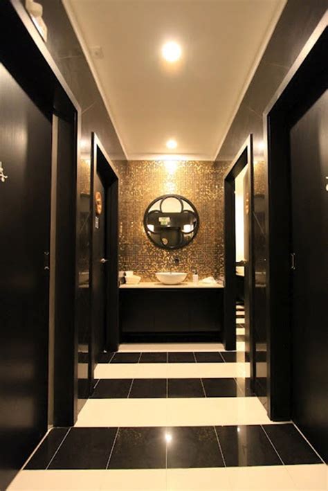 Gold is the color of luxury, wealth, and elegance. 31 black and gold bathroom tiles ideas and pictures 2020