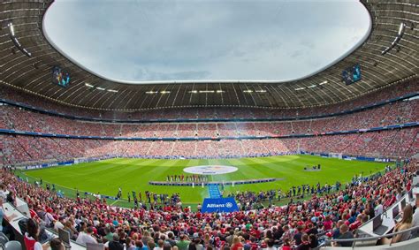 Diese seite enthält eine übersicht aller spiele für den verein fc bayern in chronologischer reihenfolge im wettbewerb bundesliga 21/22. Bayern München heeft stadion al betaald - Wel.nl