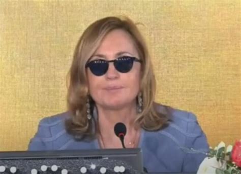 Ammesso alla semifinale ordine di uscita artista brano voti prima serata totale posizione giuria demoscopica (33%) sala stampa (33%) televoto (34%) 1 gaudiano polvere da sparo 26,26% 26,20% 36,88% 29,85% 1 2 elena faggi che ne so 23,42% 22,79% 17,28% 21,12% 4 3 avincola goal! Barbara Palombelli: monologo a Sanremo crea polemiche ...