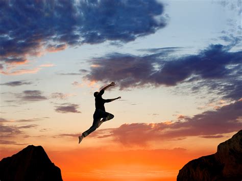 Quando parece não haver nenhuma solução possível, podemos confiar que deus pode mudar a situação. Supere o impossível! - Universal Japão