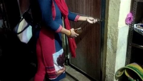 raigarh महिला शिक्षिका ने बच्ची को बाथरूम में किया बंद देर रात रेस्क्यू