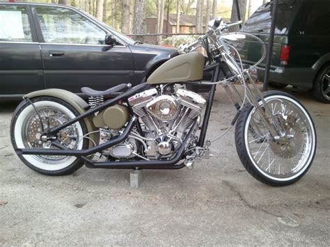 In just a weekend of working in your garage with your tools, you can turn your motorcycle into a classic longbike. Lo Boy - Bobber Build UK: Moes Bike