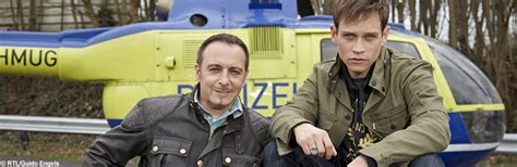 Schauspieler vinzenz kiefer ist unter der haube. Vinzenz Kiefer wird neuer «Cobra 11»-Kommissar ...