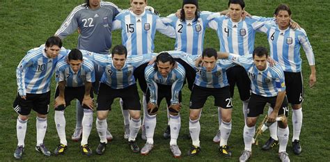 En términos absolutos, argentina registró un déficit de 17.736 millones de euros 19.855 millones de dolares en 2019, inferior al registrado en 2018, de 24.152 millones de euros 28.523 millones de dolares. Argentina Eliminatorias 2010 - Uruguay 0 1 Argentina 15 10 ...