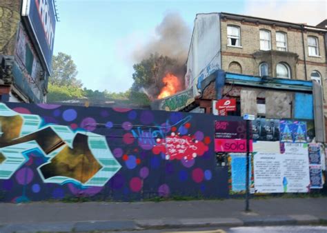 Large Blaze Breaks Out In Brighton Brighton And Hove News