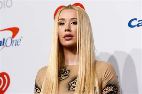 Iggy Azalea Says Shes Parted Ways With Island Records Im Officially Unsigned Billboard