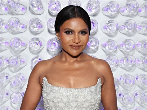 mindy kaling embraces ‘looking cute and sexy as a mom sheknows