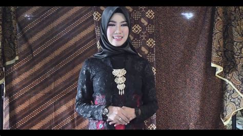 We would like to show you a description here but the site won't allow us. Prewedding Adat Jawa Klasik Hijab - Foto Prewed Jawa Hijab ...