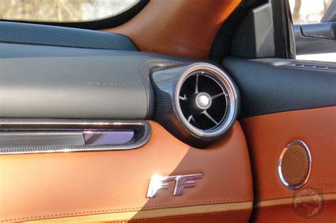 At a time when economies and societies around the world have been thrown into turmoil. GOD Is In The DETAILS! SEE Exactly Why The Ferrari FF Features The BEST F Car Interior, Ever ...