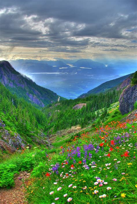 Top 10 Scenic Hiking Trails In The World