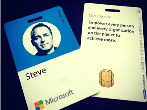 Pin By Matheus Moraes On 社員証 Employee Badge Id Cards Design