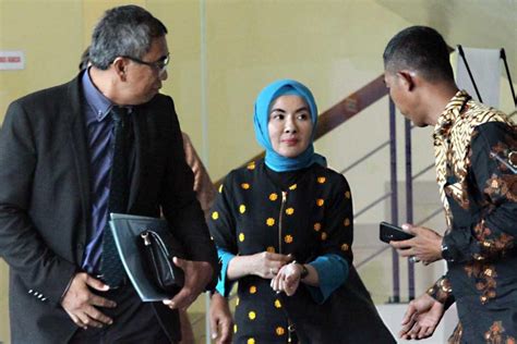 Nicke widyawati is on facebook. Dirut Pertamina Jalani Pemeriksaan KPK