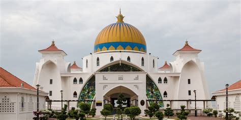 When it comes to the element of risk, individual traders should seek out as much knowledge as possible to limit the risks they expose to their assets. The difference between "Islam" and "Muslim" - Wall Street ...