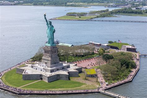 Where is the oldest Statue of Liberty? 2