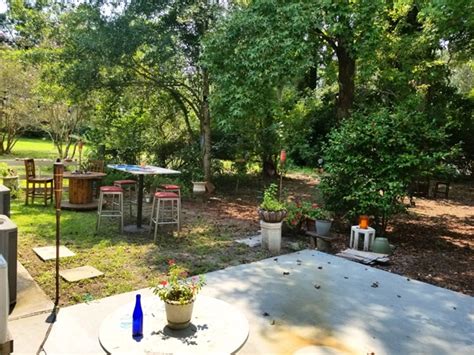 A nicefor for the whole family course. 1715 Hollydale Court - RestaurantBrokers.info