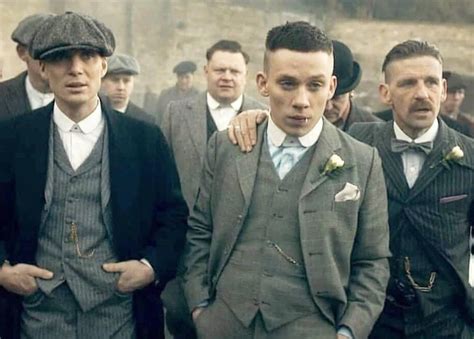 Is the peaky blinders hair cut historically accurate? Peaky Blinders - Thomas, John and Arthur Shelby 💙 | Cola ...